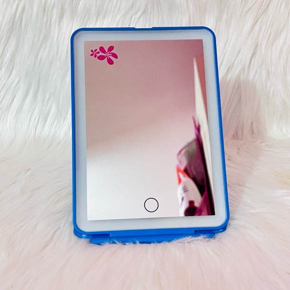 Stitch TouchPad Mini Tri-Tone LED Makeup‎ Mirror - Picture 5 of 8